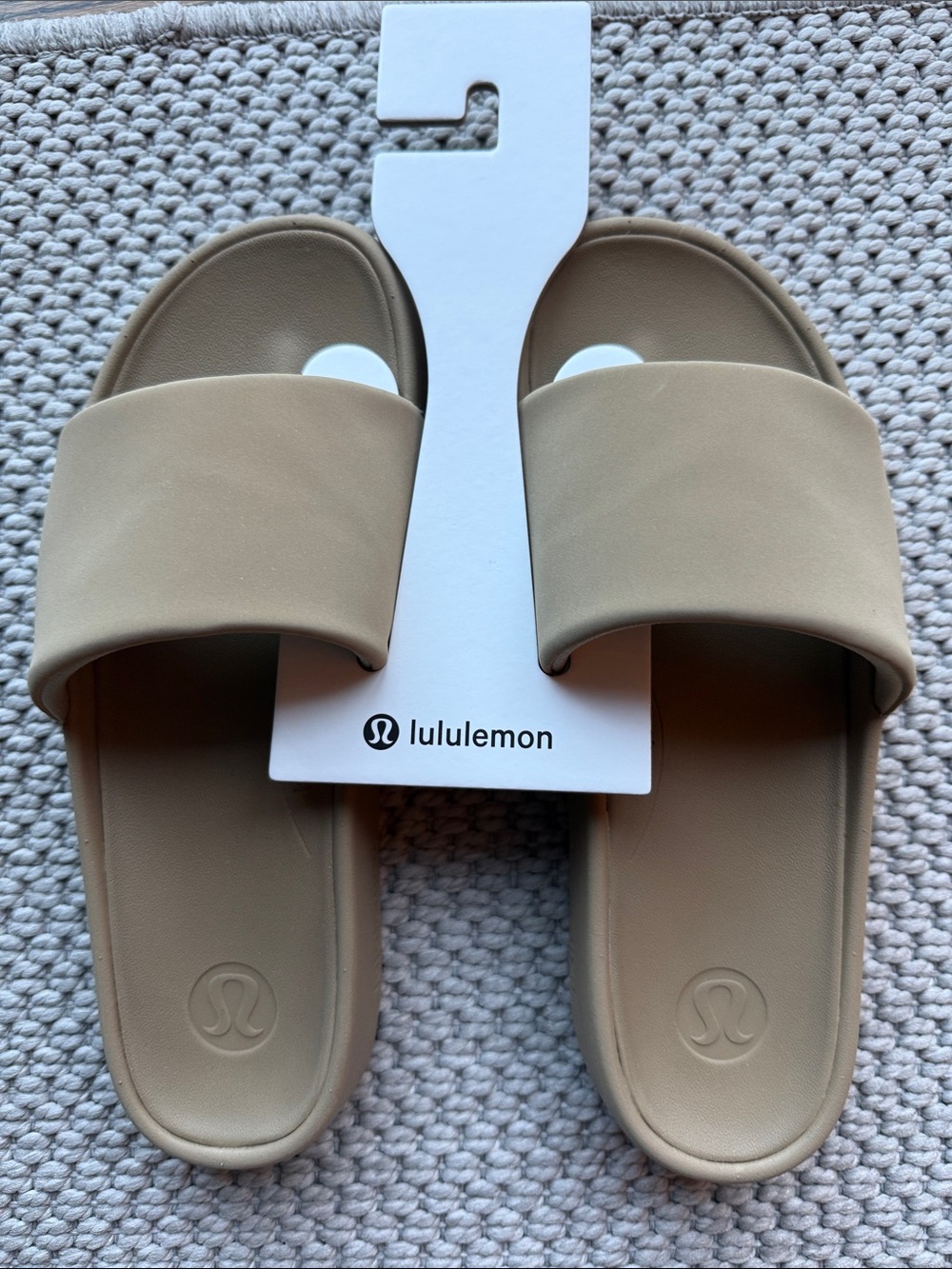 Lululemon Women’s Restfeel Slides Neutral Tan Sandals Size 9 new